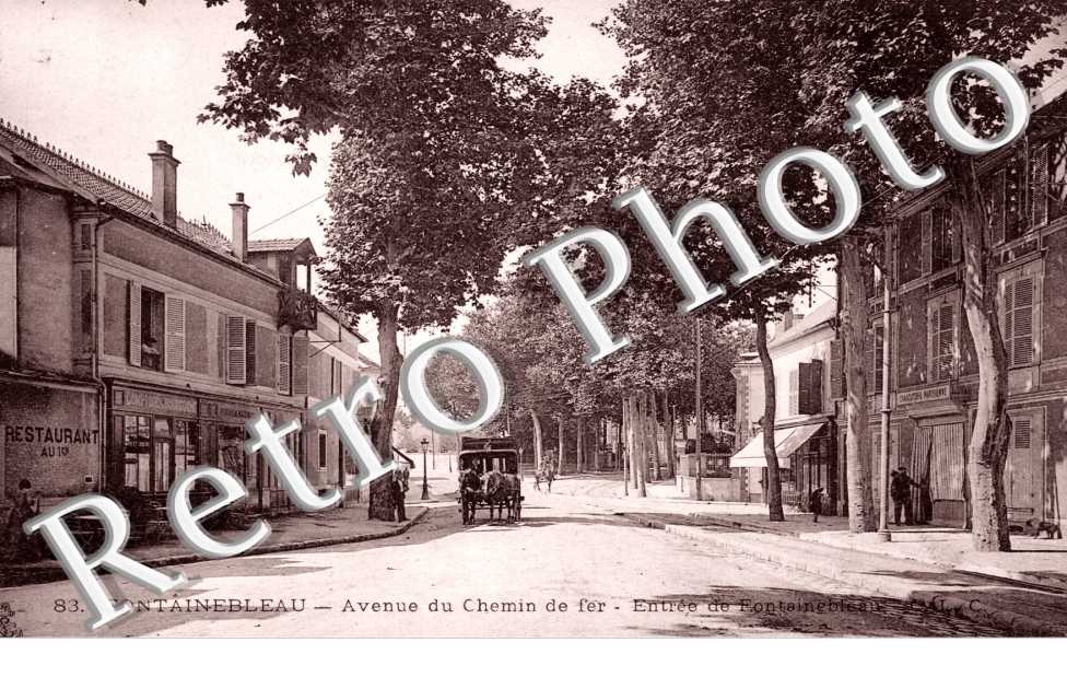 l'Avenue du Chemin de Fer, l'Entree de Fontainebleau