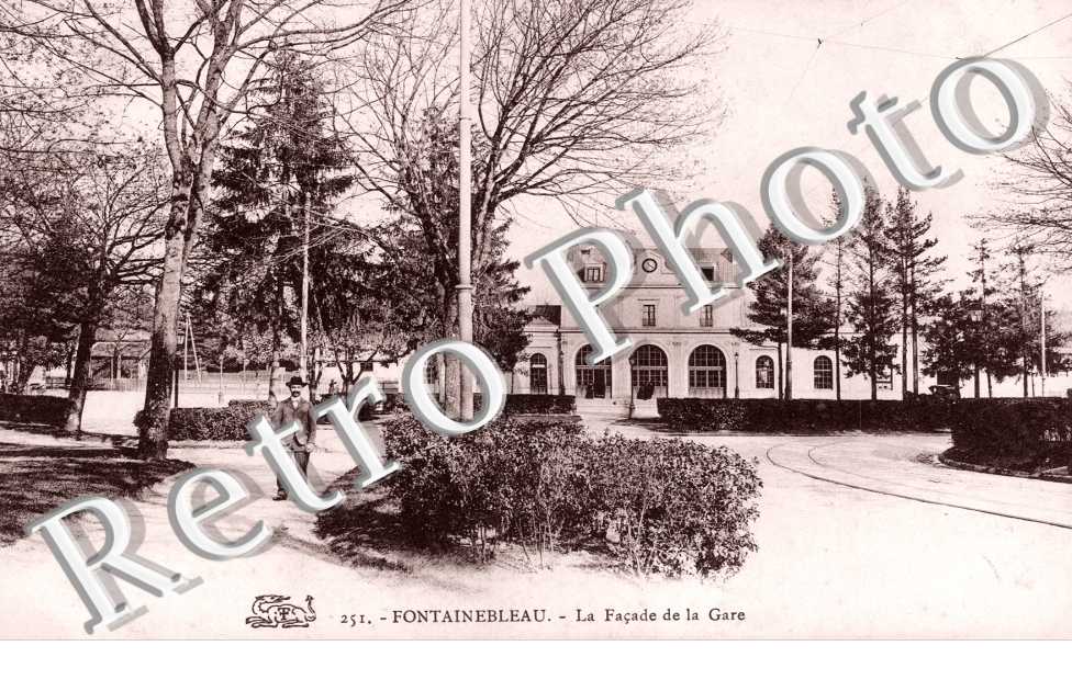 la Facade dans la Gare