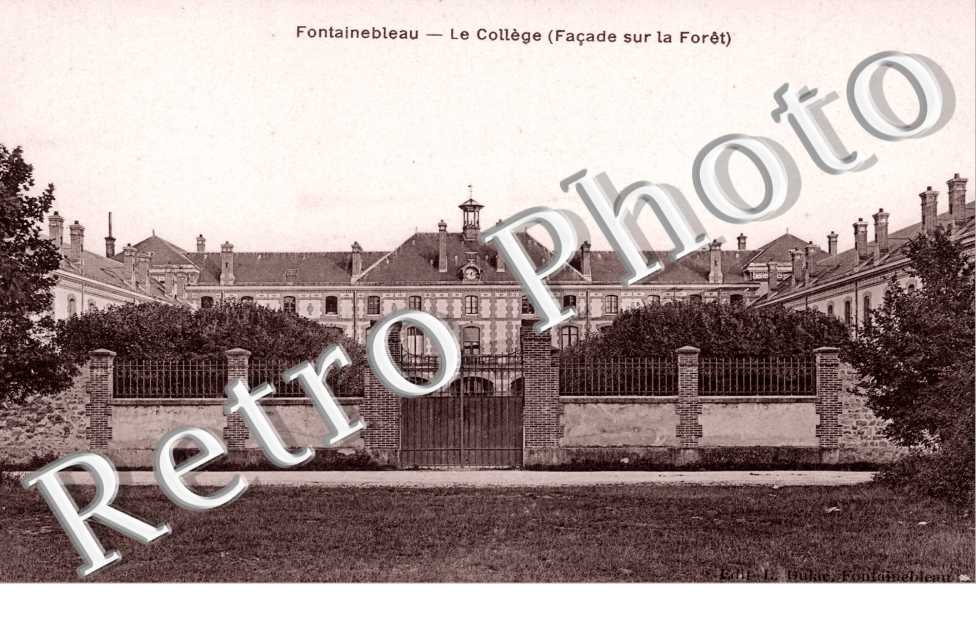 le College, Facade sur la Foret