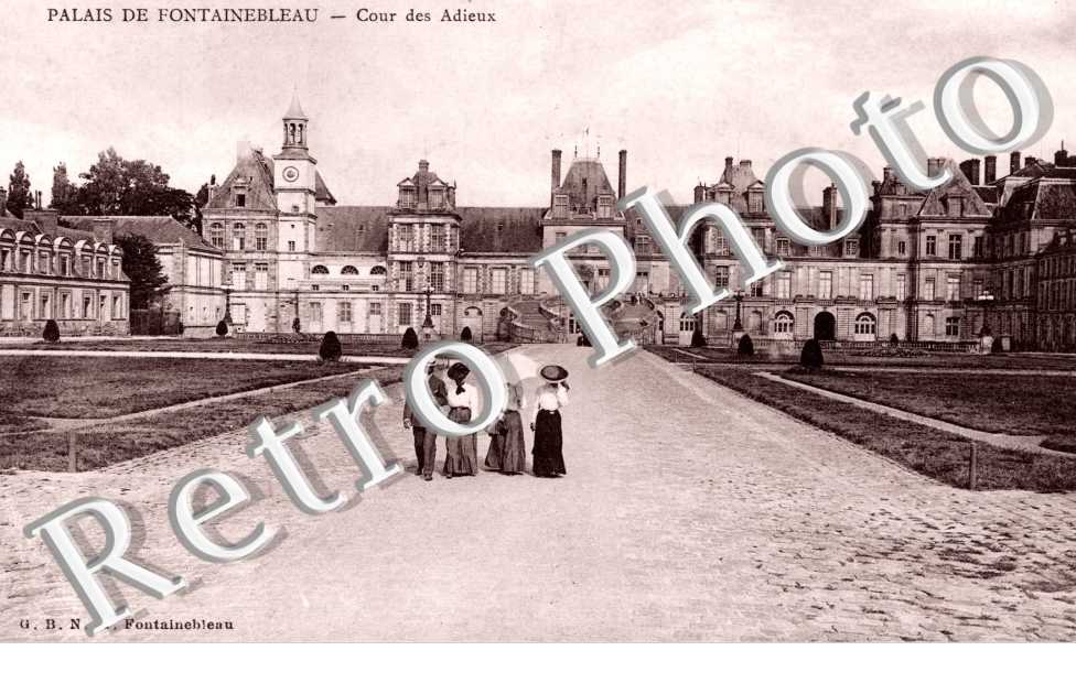 Palais de Fontainebleau, Cour des Adieux