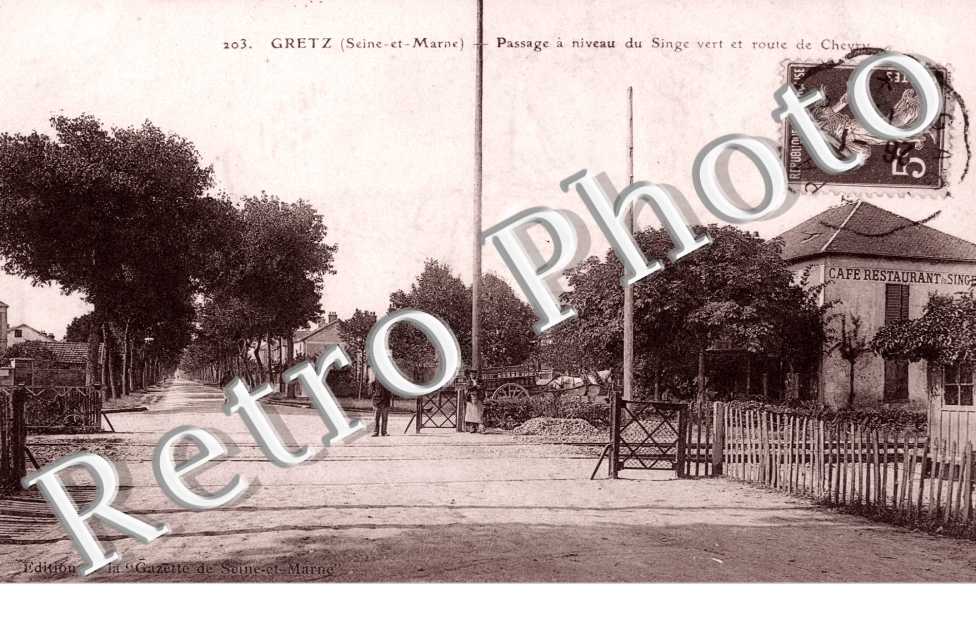 Passage a niveau du Singe vert  et route de Chevry