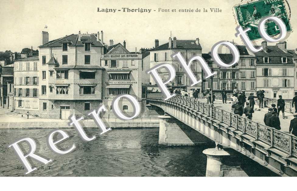 Pont et entree de la Ville