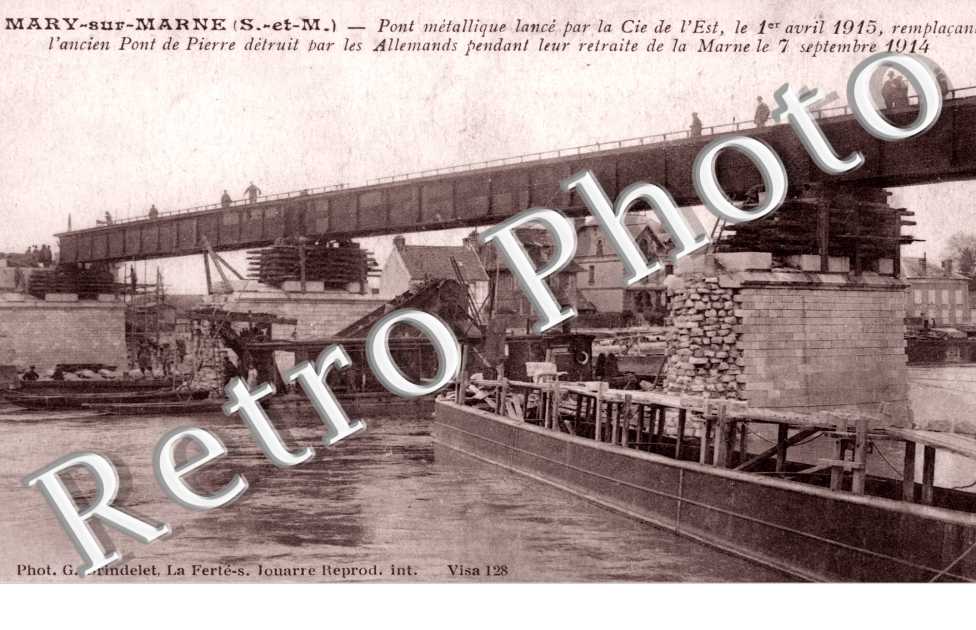 Pont Metallique remplacant le Pont de Pierre