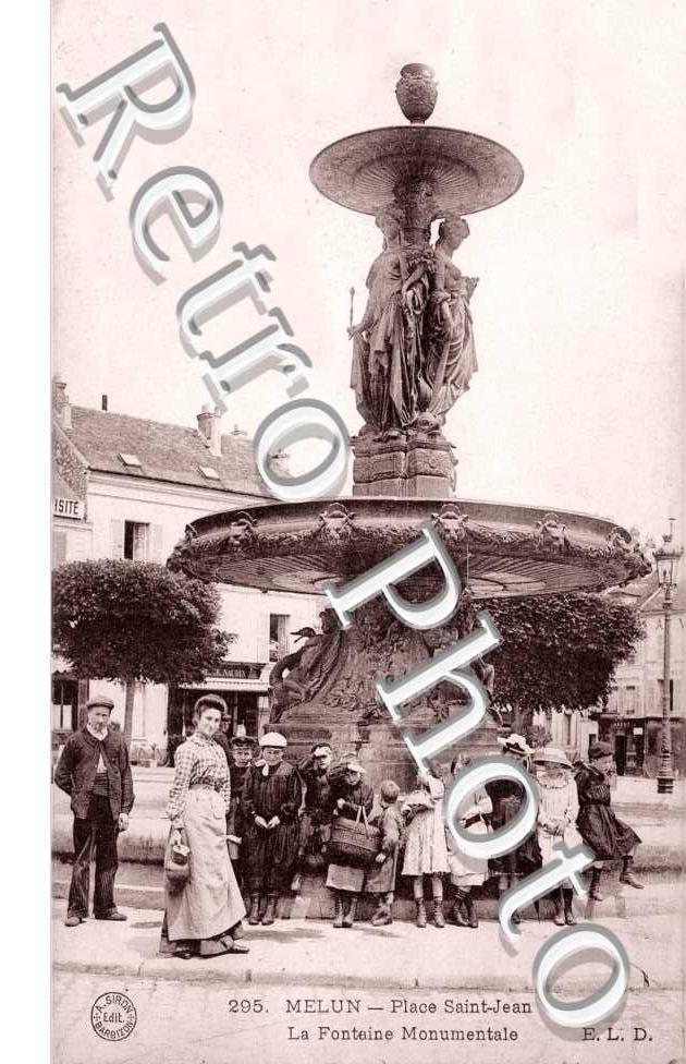 la Place Saint-Jean, la Fontaine Monumentale