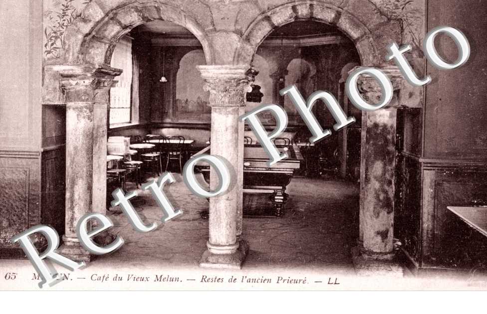 le Cafe de l'Ancien Moulin, les Restes du Prieure