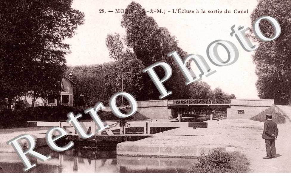 l&#039;Ecluse a la sortie du Canal