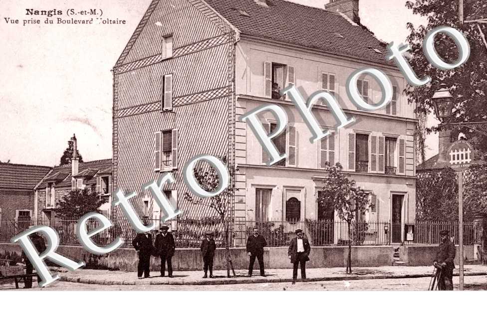 Vue prise du Boulevard Voltaire