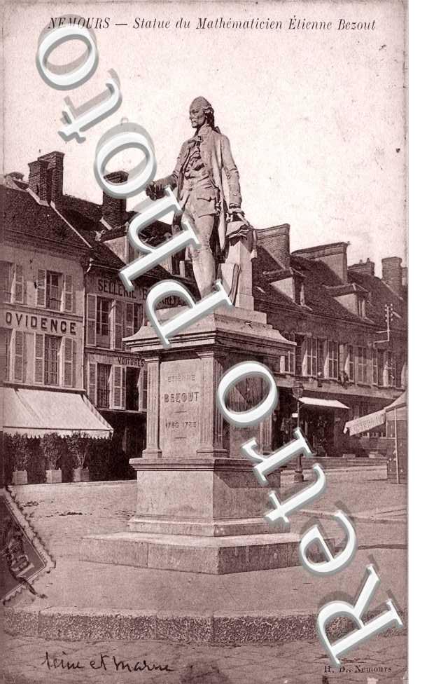 Statue d'Etienne Bezout