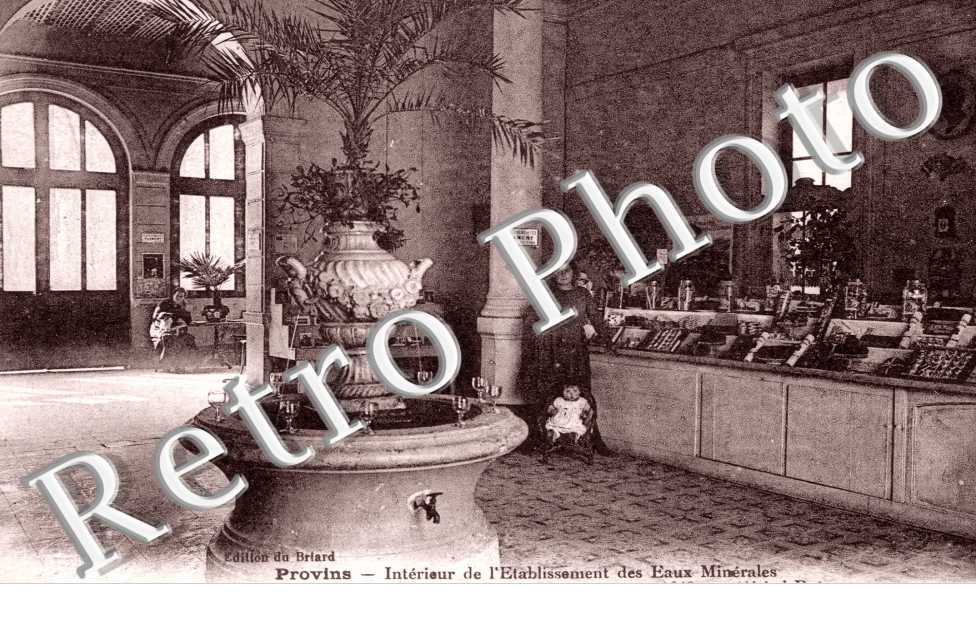 Interieur de l'Etablissement des Eaux Minerales, la Source dite Fontaine Sainte-Croix