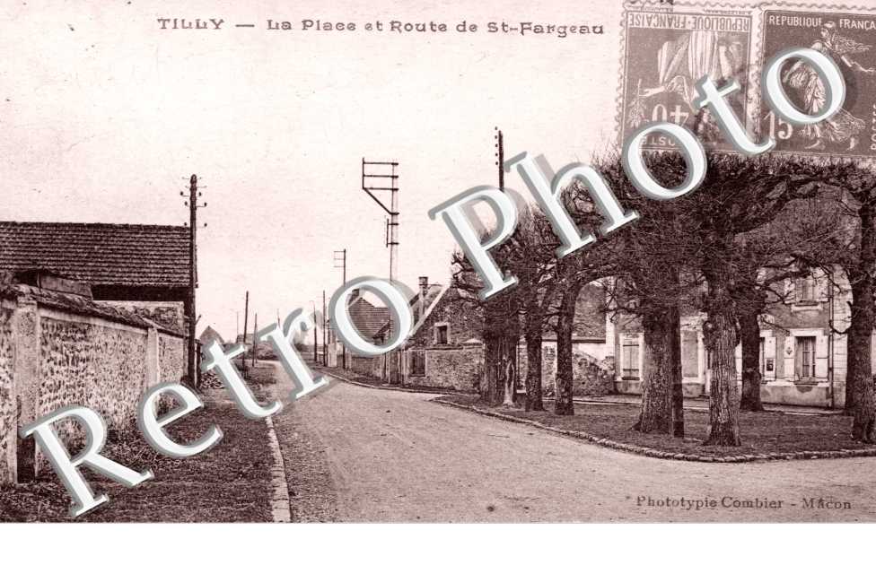 la Place et Route de Saint-Fargeau