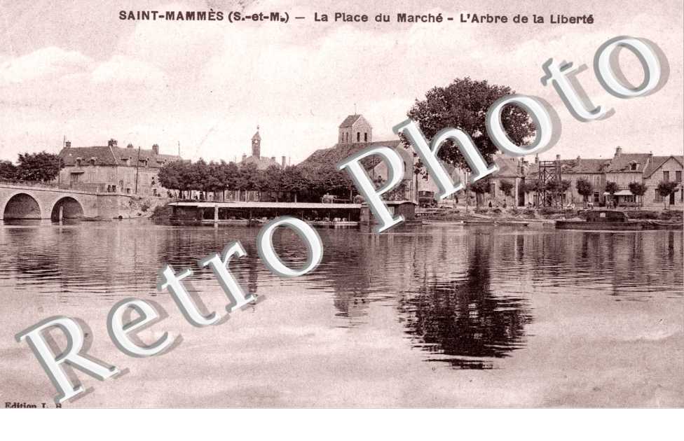 la Place du Marche, l'Arbre de la Liberte