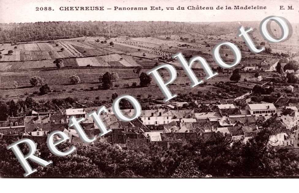 Panorama est vu du chateau de La Madeleine