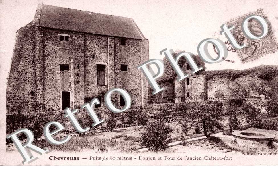 Donjon et tour de l&#039;ancien chateau fort