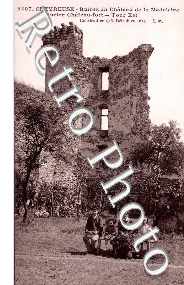 Ruines du Chateau der la Madeleine
