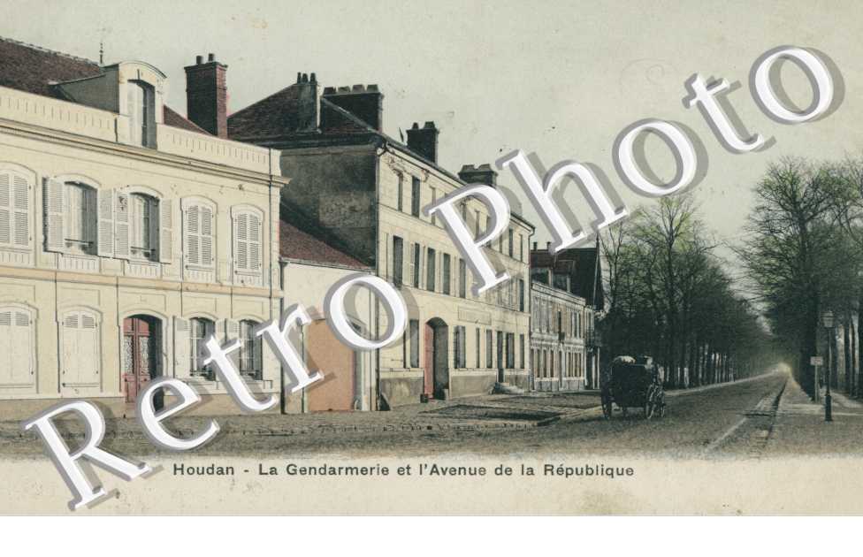 la Gendarmerie et l&#039;Avenue de la Republique