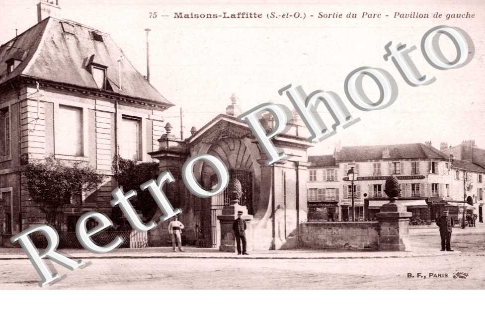 Sortie du Parc, Pavillon de Gauche