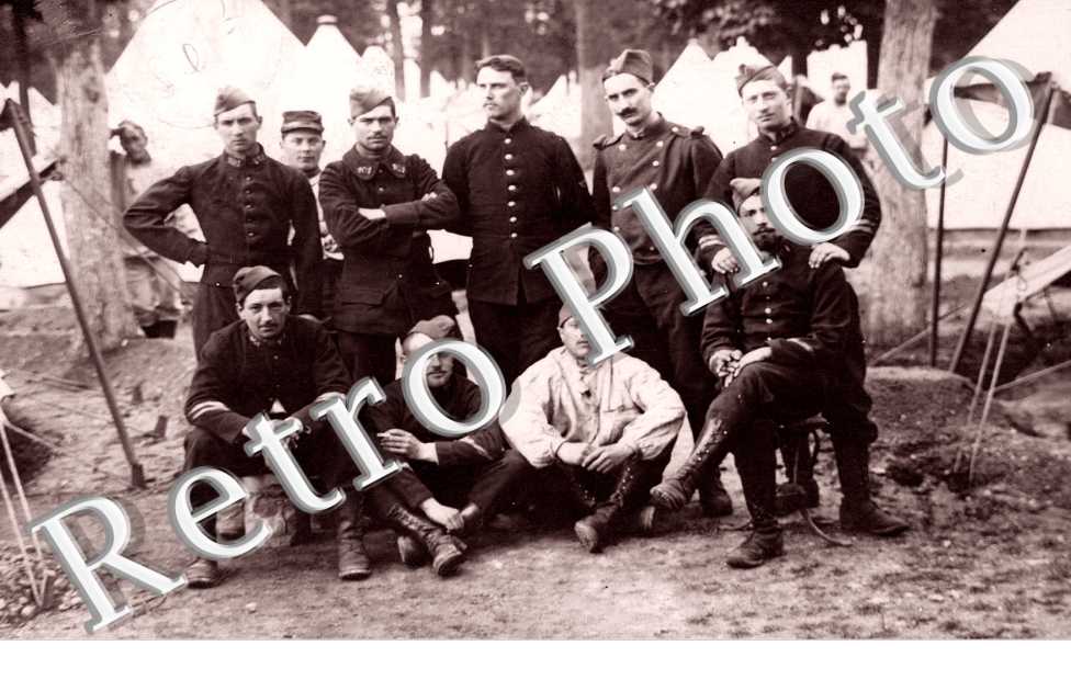 Un Groupe de Militaires