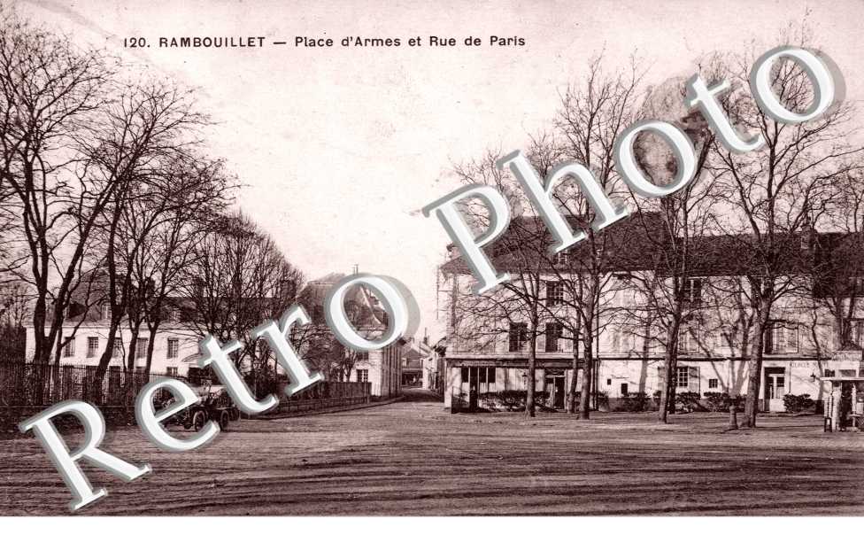 la Place d&#039;Armes et la Rue de Paris