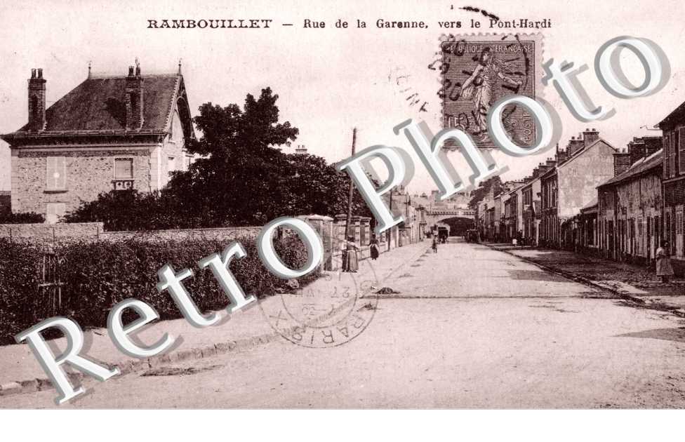 la Rue de la Garenne vers le Pont-Hardi