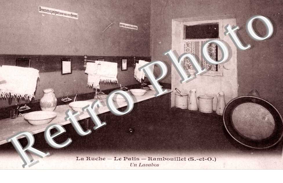 la Ruche, le Patis, Un Lavabos