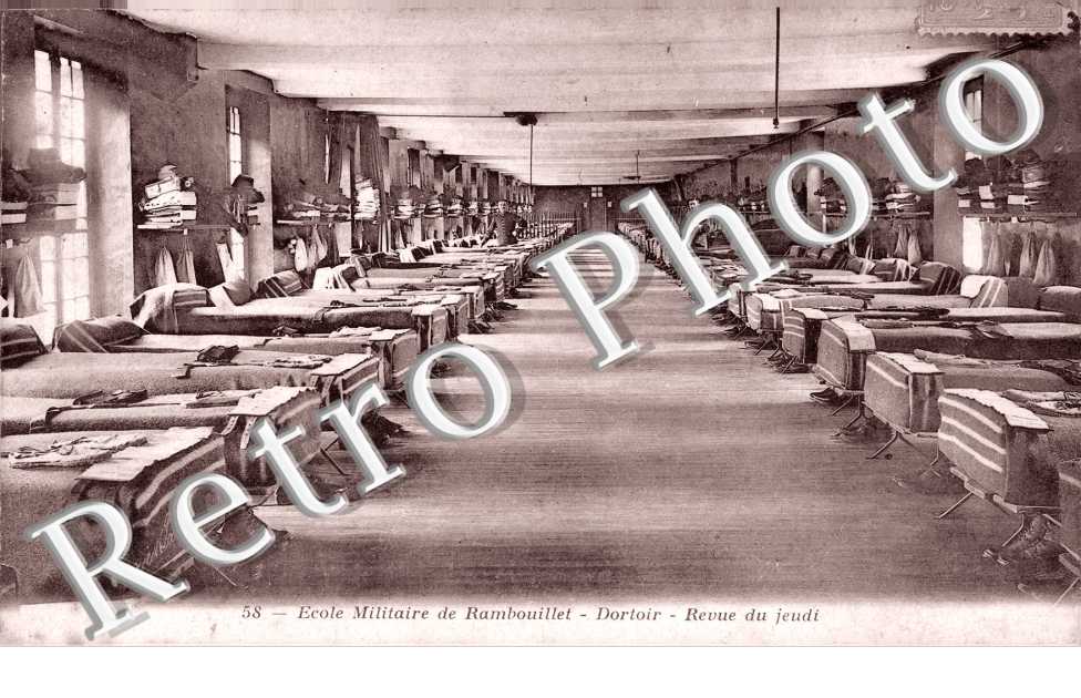 école militaire, dortoir, revue du jeudi