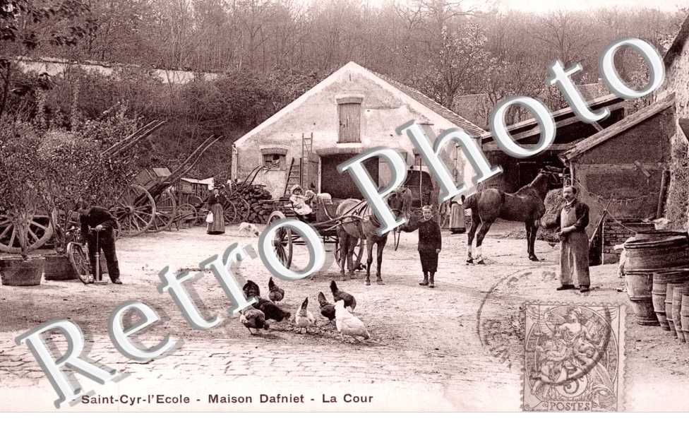 la Maison Dafniet, la Cour