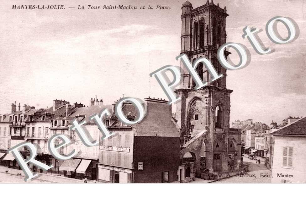 La Tour Saint Maclou et la Place