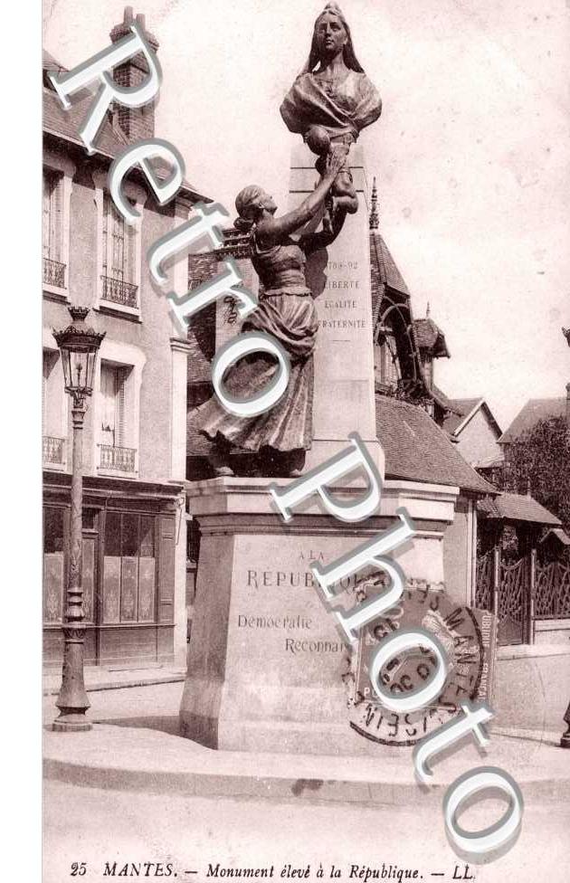(Monument) Eleve a la Republique
