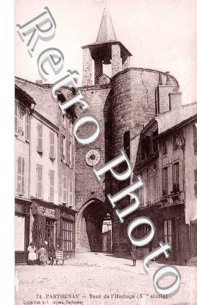 la Tour de l'Horloge datant du XVeme siecle