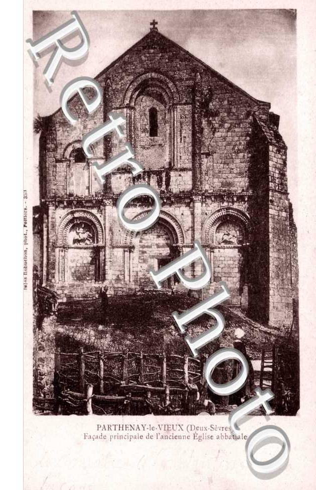 la Facade Principale de l'Ancienne Eglise Abbatiale