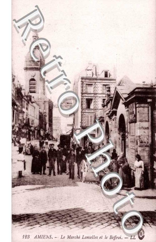 Le marché Lanselles et le Beffroi