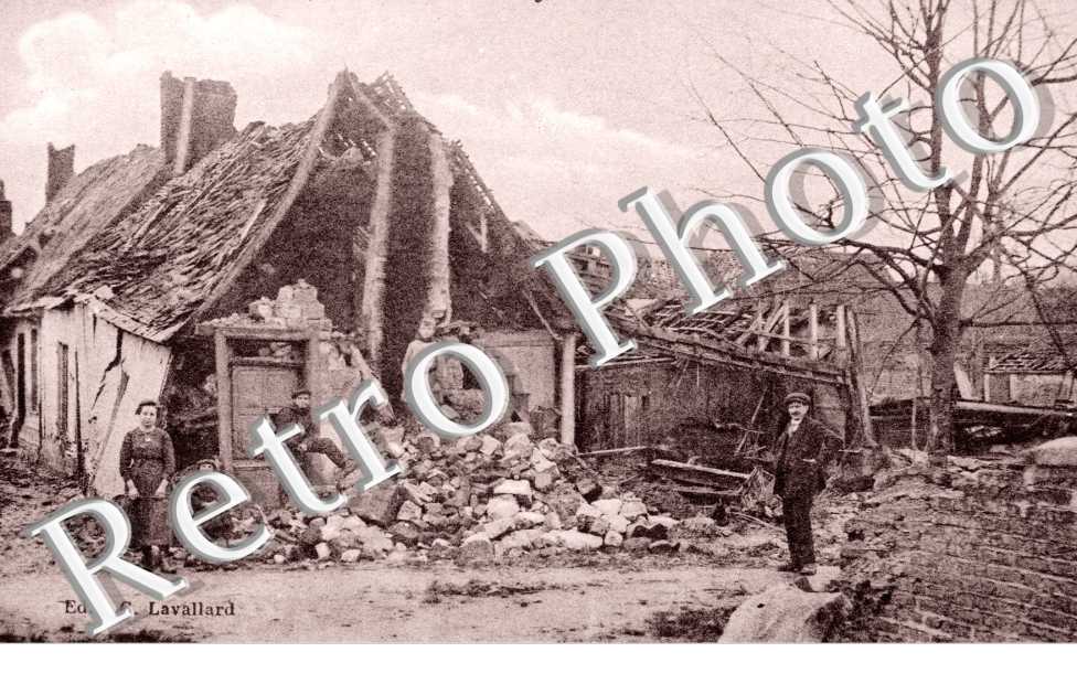 Rues de la Boulangerie et Porte Herouart apres le bombardement