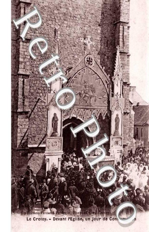 Devant l'eglise un jour de confirmation