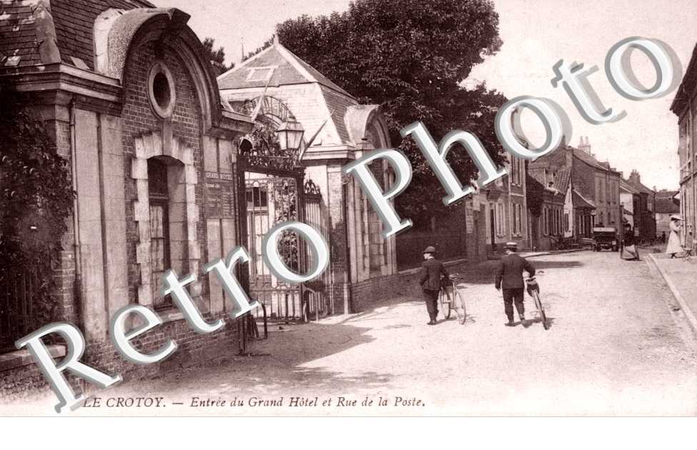 Entrée du Grand Hôtel et rue de la Poste