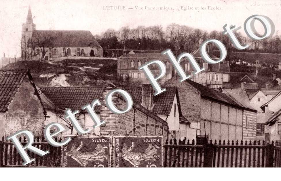 Vue Panoramique, l&#039;Eglise et les Ecoles