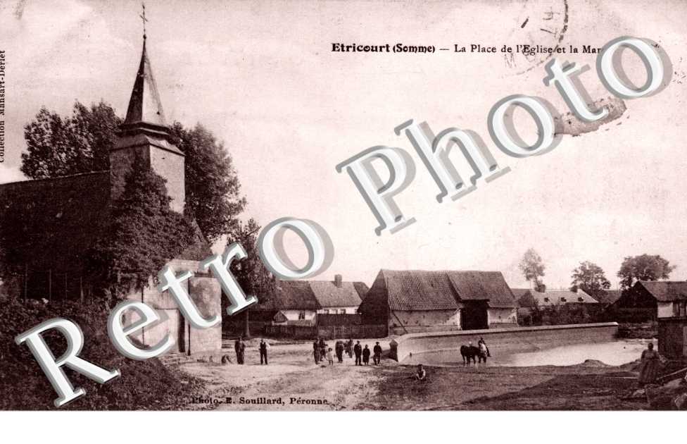 la place de l&#039;eglise et la mare