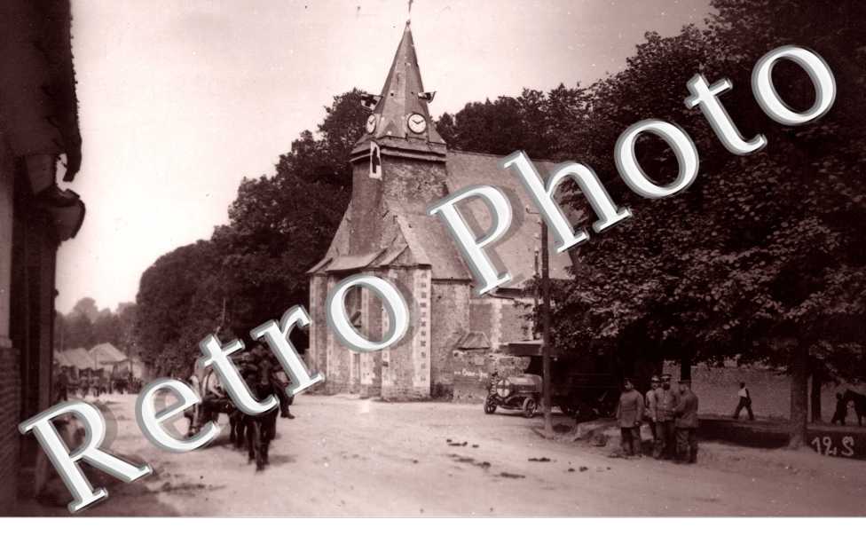 Une rue et Eglise