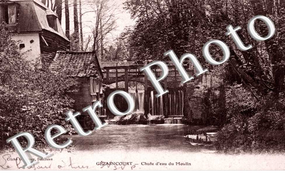chute d&#039;eau du moulin