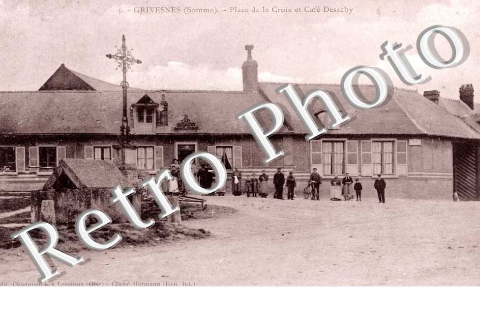 Place de la Croix et Cafe Desachy