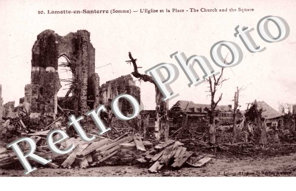 L&#039;Eglise et la Place - Ruines