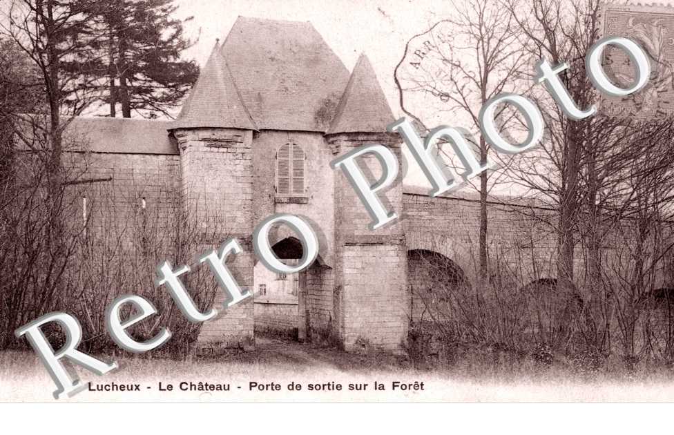 Le Chateau - Porte de sortie sur la foret