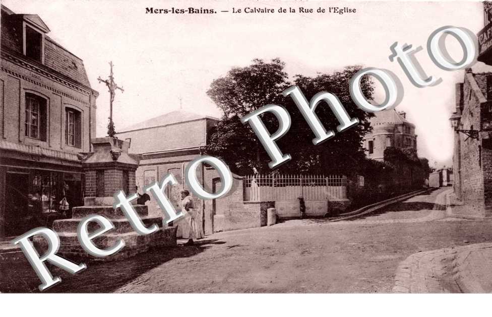 le calvaire et la rue de l&#039;eglise