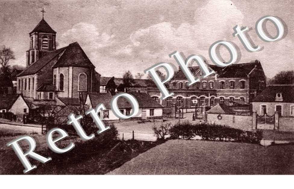Vue Partielle - Ecole - Eglise