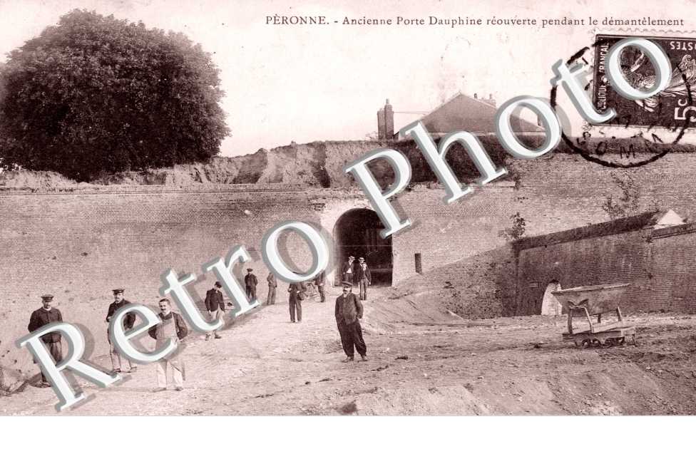 l&#039;Ancienne Porte Dauphine reouverte pendant le Demantelement