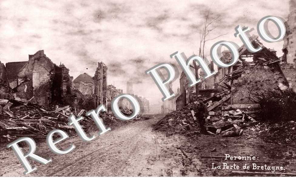 Une rue bombardee