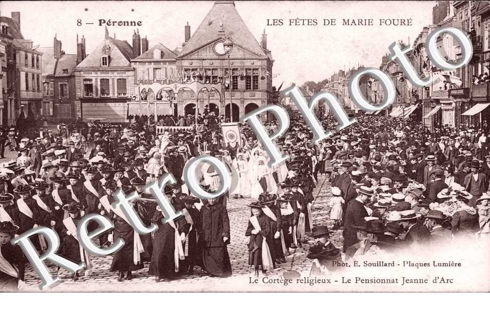 le cortege religieux - le Pensionnat Jeanne d&#039;Arc