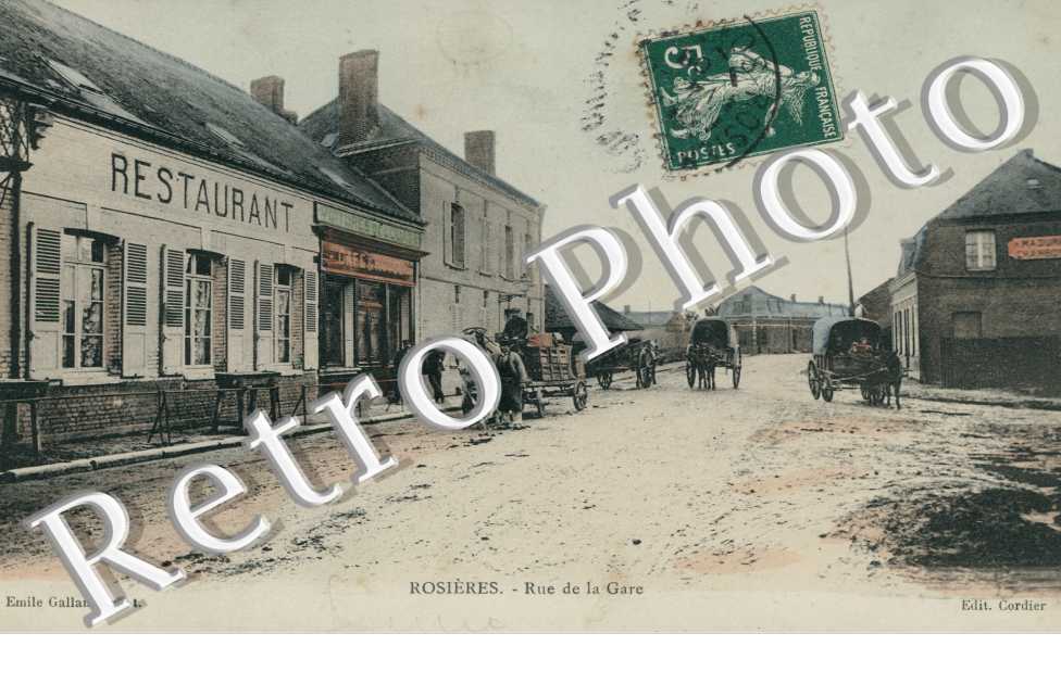 Rue de la gare - attelages de chevaux
