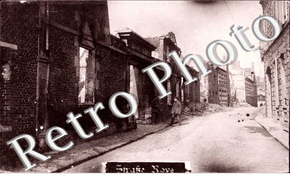 Une rue en ruines  - carte postale allemande