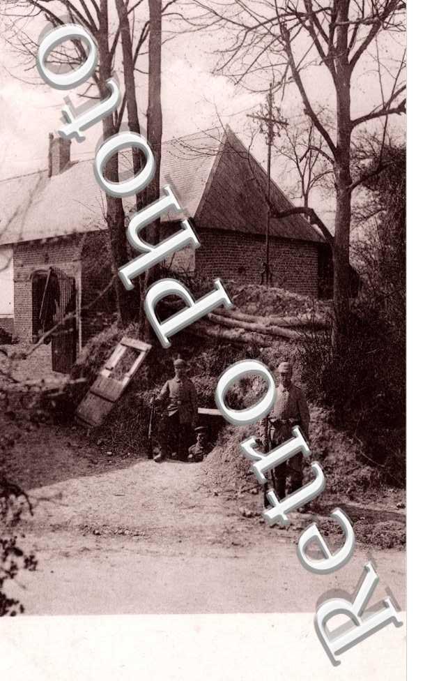 Vonder Westfront (Une Maison et soldats)