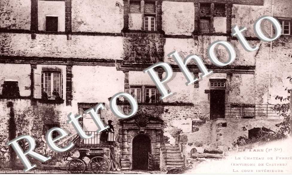 Chateau, Cour interieure